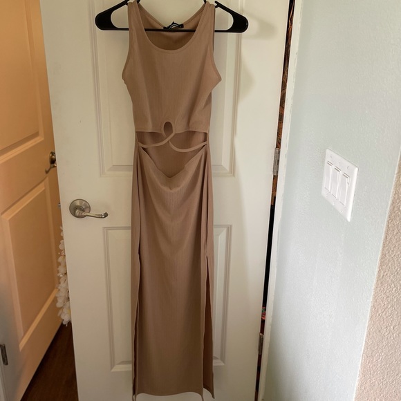 Summertime Ribbed Midi Dress - Picture 3 of 8